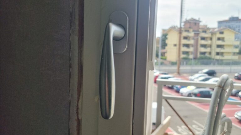 posa-rivestimenti